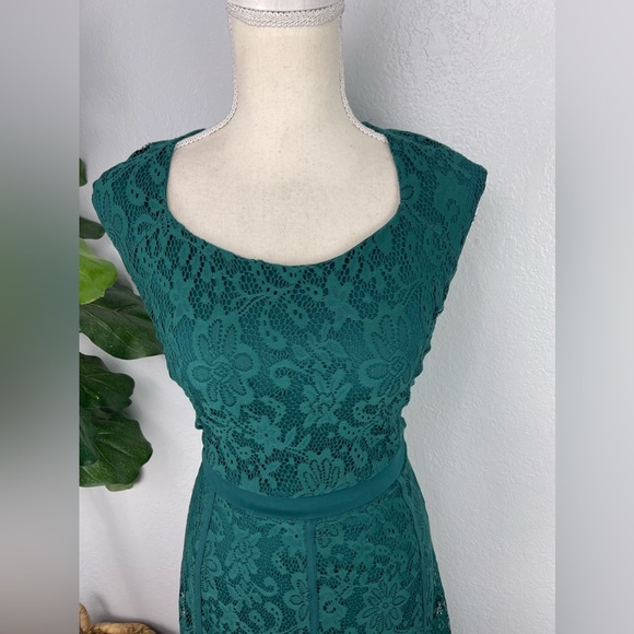 Candalite Emerald Green Sleeveless Special Event Formal Maxi Lace Dress - Picture 2 of 5